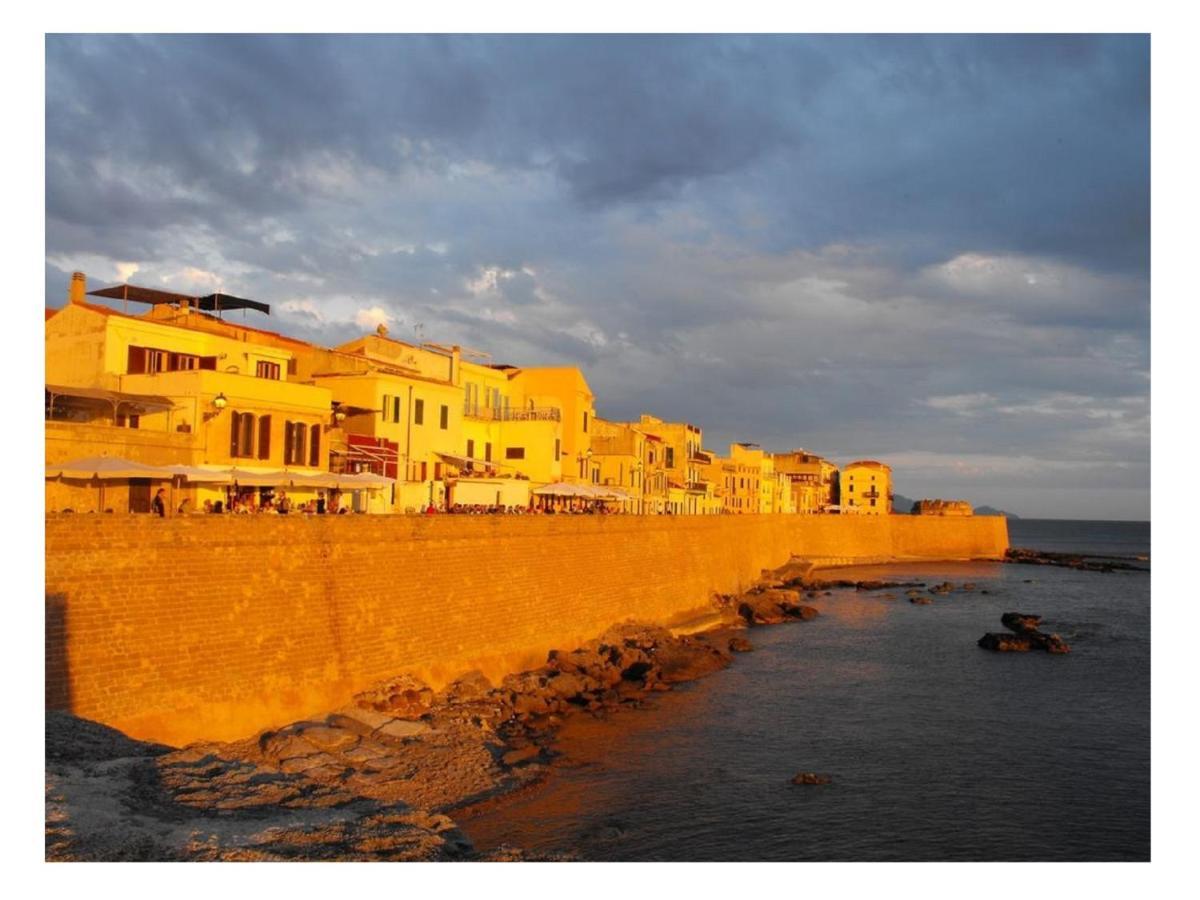 ألغيرو Appartamento In Centro Fronte Spiaggia Del Lido Con Terrazza Vista Mare E Wi-Fi المظهر الخارجي الصورة